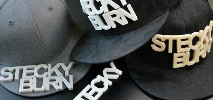 3d printing hat 720x340 - Tutorial: Personaliza tu gorra o tu ropa con la impresión 3D