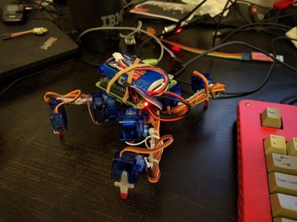 tote2 602x450 - Tote, un barato y fácil de construir robot cuadrúpedo basado en Arduino