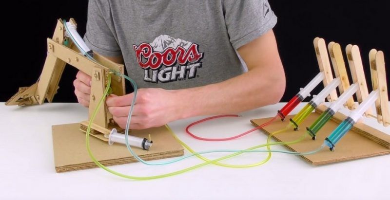carton 800x411 - Cómo construir un brazo robot totalmente funcional con cartón