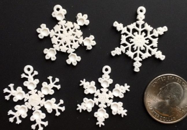 copos de nieve en 3D 647x450 - 11 proyectos para imprimir en 3D para decorar tu casa en Navidad